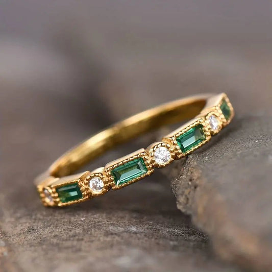 Anello vintage in oro con zircone verde
